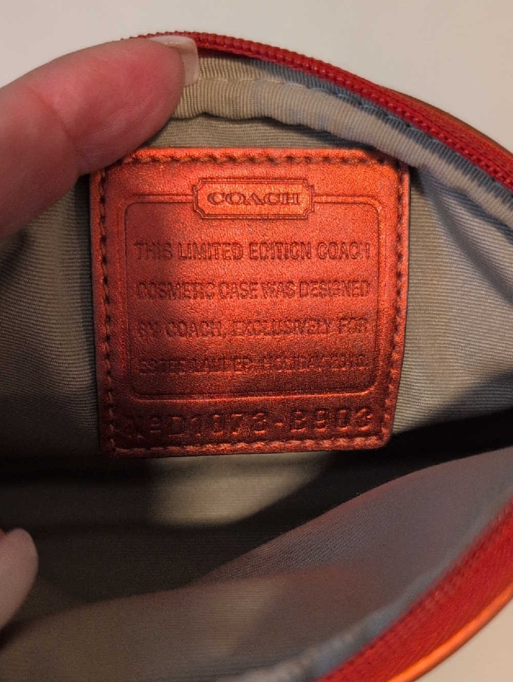 Limited Edition Coach Red Signature Logo Cosmetic Pouch - Picture 6 of 8